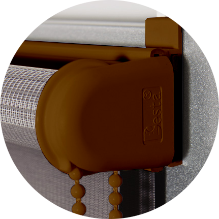 коричневий